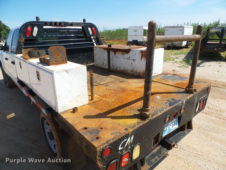 image for item DG0185 2014 Chevrolet Silverado 3500HD Crew Cab flatbed pickup truck