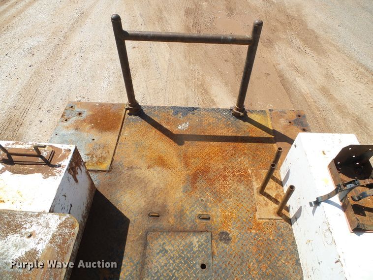 image for item DG0185 2014 Chevrolet Silverado 3500HD Crew Cab flatbed pickup truck