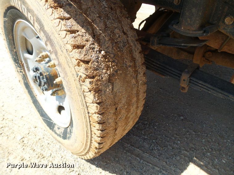 image for item DG0185 2014 Chevrolet Silverado 3500HD Crew Cab flatbed pickup truck