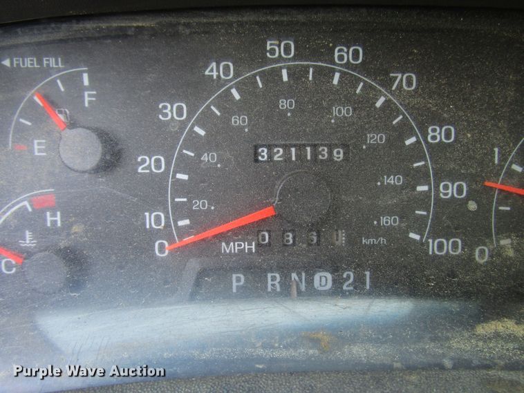 image for item DG1345 2001 Ford F350 Super Duty Crew Cab flatbed pickup truck