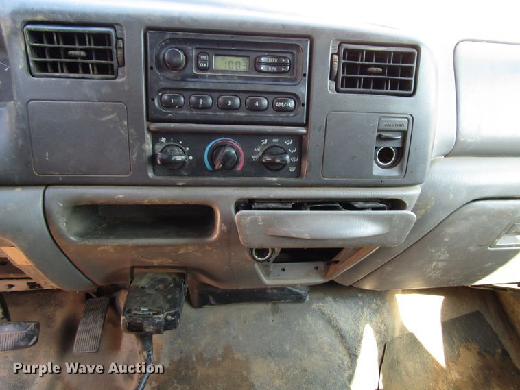 image for item DG1345 2001 Ford F350 Super Duty Crew Cab flatbed pickup truck