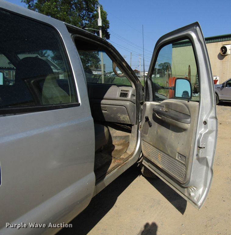 image for item DG1345 2001 Ford F350 Super Duty Crew Cab flatbed pickup truck