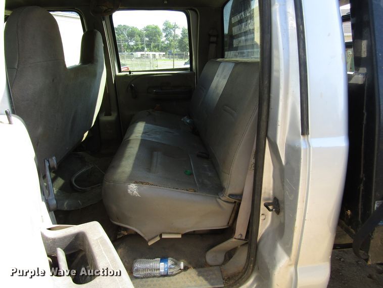 image for item DG1345 2001 Ford F350 Super Duty Crew Cab flatbed pickup truck