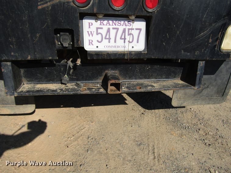 image for item DG1345 2001 Ford F350 Super Duty Crew Cab flatbed pickup truck