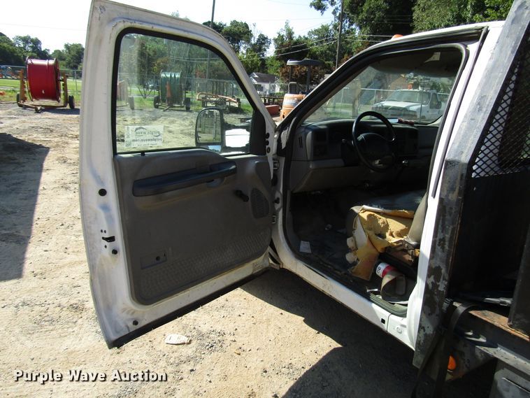 image for item DG1346 2000 Ford F350 Super Duty flatbed pickup truck