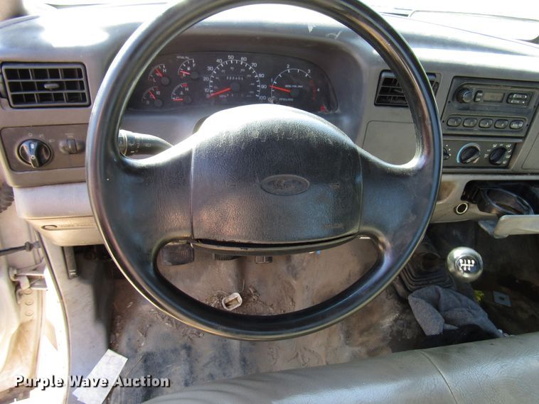 image for item DG1346 2000 Ford F350 Super Duty flatbed pickup truck