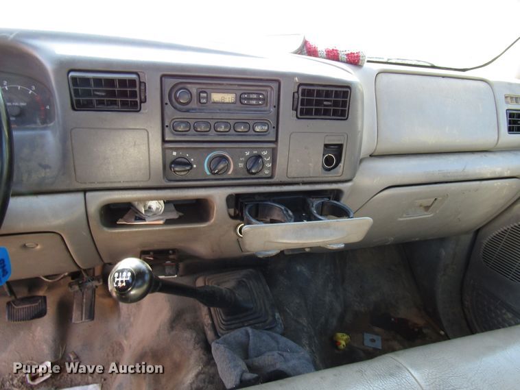 image for item DG1346 2000 Ford F350 Super Duty flatbed pickup truck