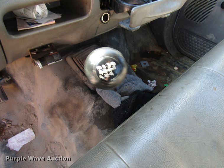 image for item DG1346 2000 Ford F350 Super Duty flatbed pickup truck