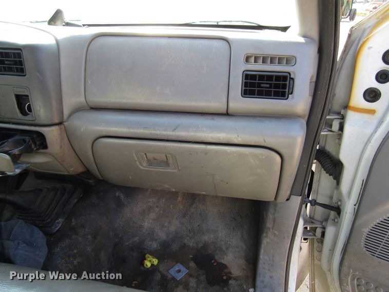 image for item DG1346 2000 Ford F350 Super Duty flatbed pickup truck