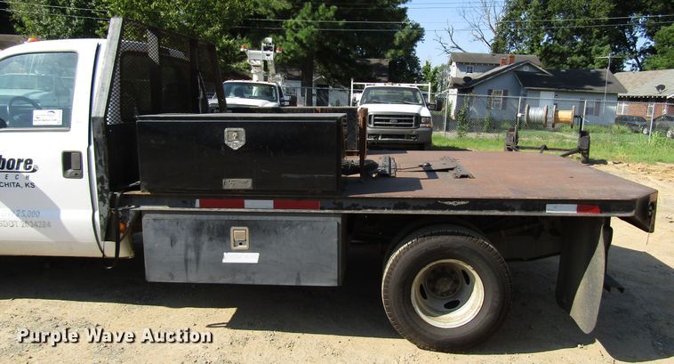 image for item DG1346 2000 Ford F350 Super Duty flatbed pickup truck