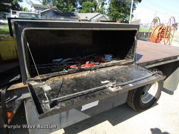 image for item DG1346 2000 Ford F350 Super Duty flatbed pickup truck