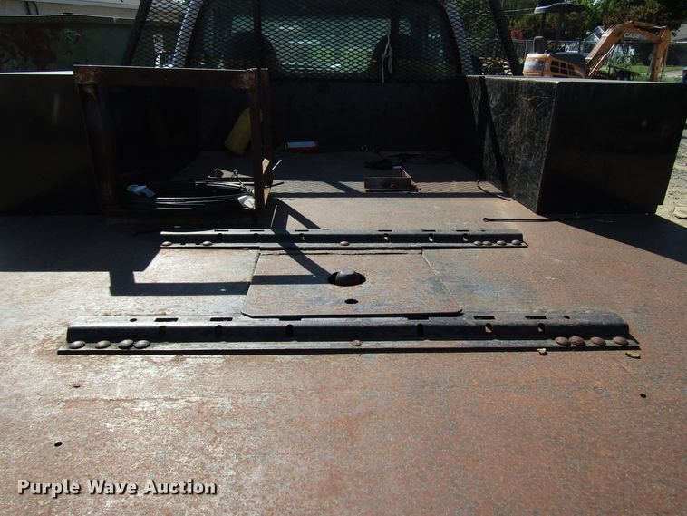 image for item DG1346 2000 Ford F350 Super Duty flatbed pickup truck