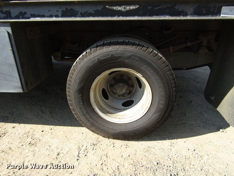 image for item DG1346 2000 Ford F350 Super Duty flatbed pickup truck