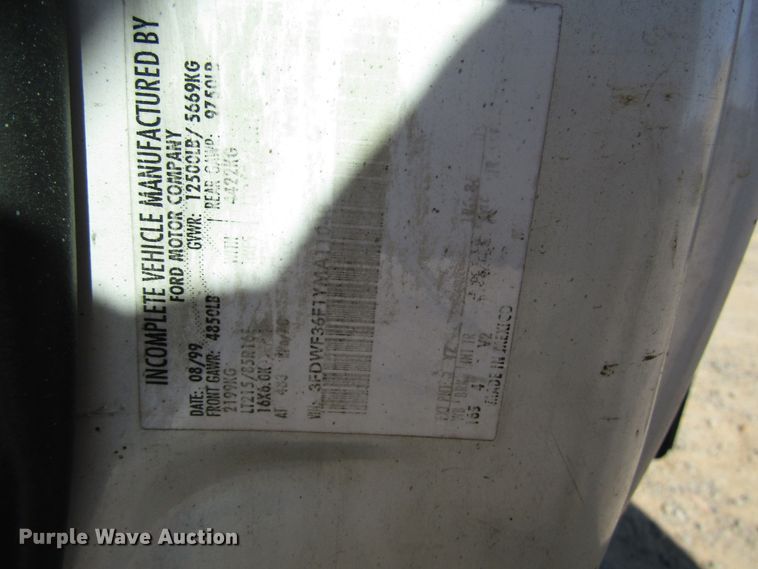 image for item DG1346 2000 Ford F350 Super Duty flatbed pickup truck