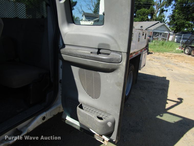 image for item DG1347 2004 Ford F450 Super Duty SuperCab utility truck