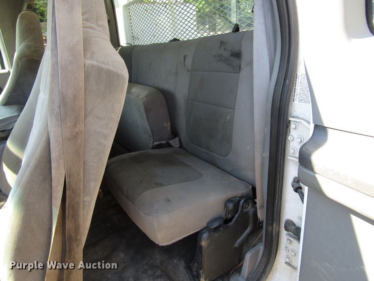 image for item DG1347 2004 Ford F450 Super Duty SuperCab utility truck