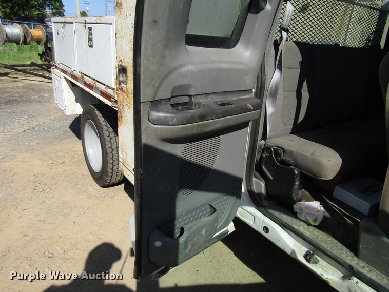 image for item DG1347 2004 Ford F450 Super Duty SuperCab utility truck