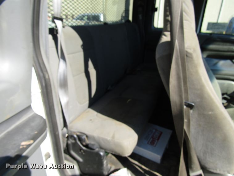 image for item DG1347 2004 Ford F450 Super Duty SuperCab utility truck