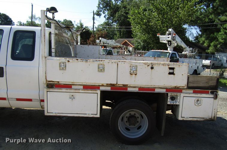 image for item DG1347 2004 Ford F450 Super Duty SuperCab utility truck