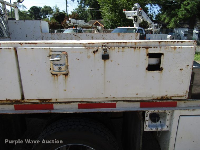 image for item DG1347 2004 Ford F450 Super Duty SuperCab utility truck