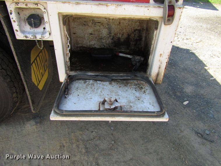 image for item DG1347 2004 Ford F450 Super Duty SuperCab utility truck