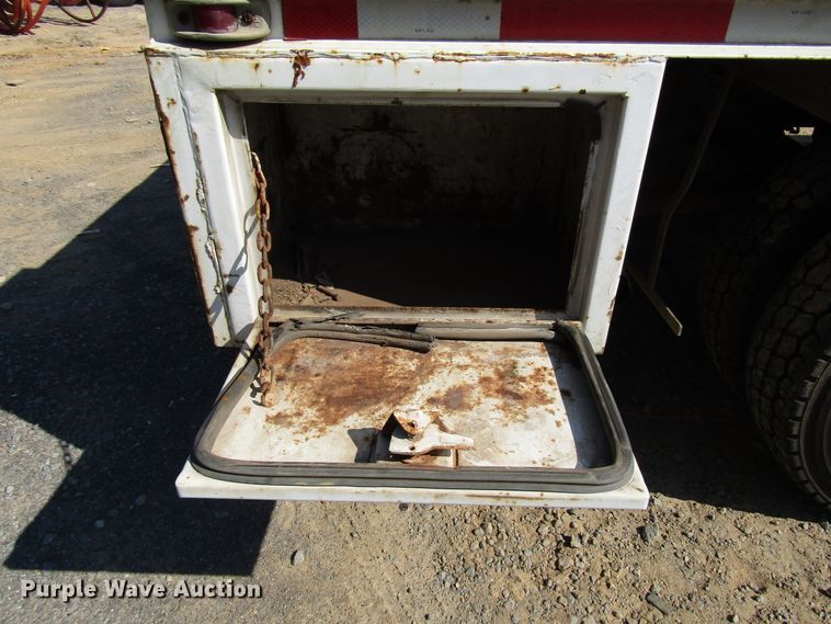 image for item DG1347 2004 Ford F450 Super Duty SuperCab utility truck