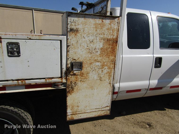 image for item DG1347 2004 Ford F450 Super Duty SuperCab utility truck