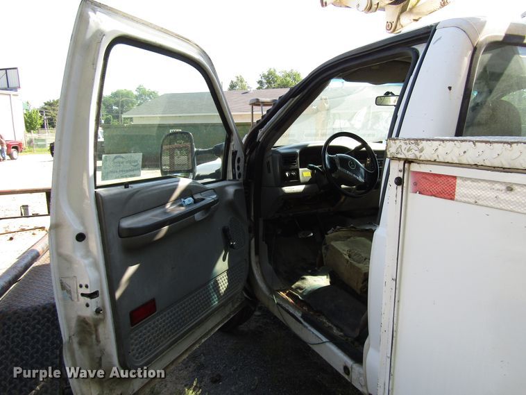 image for item DG1348 2000 Ford F450 Super Duty bucket truck