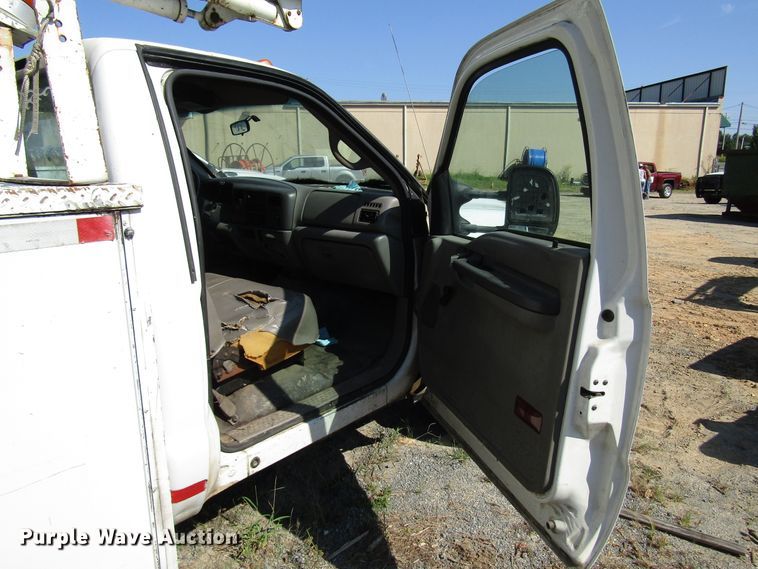 image for item DG1348 2000 Ford F450 Super Duty bucket truck