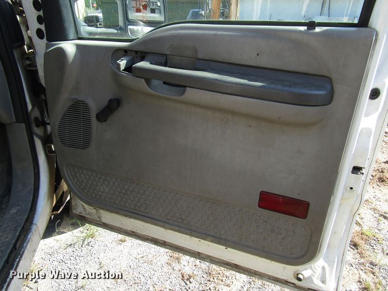 image for item DG1348 2000 Ford F450 Super Duty bucket truck