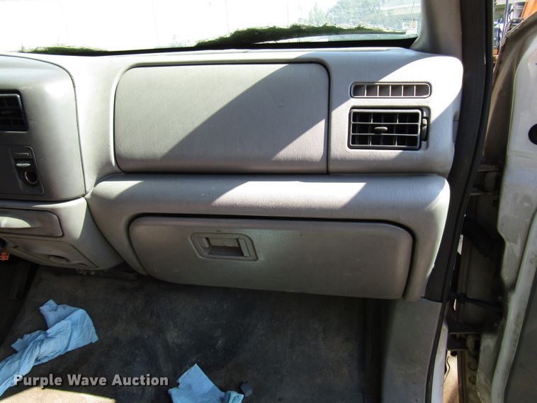 image for item DG1348 2000 Ford F450 Super Duty bucket truck