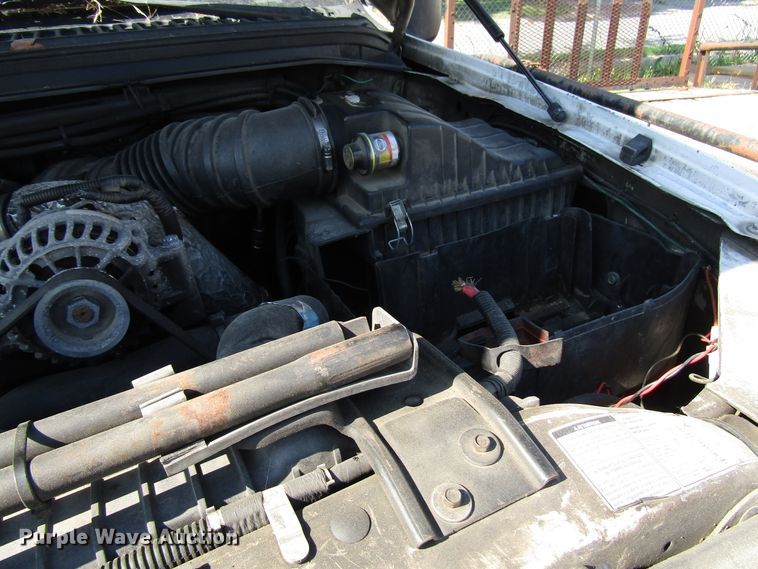 image for item DG1348 2000 Ford F450 Super Duty bucket truck