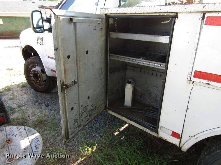 image for item DG1348 2000 Ford F450 Super Duty bucket truck