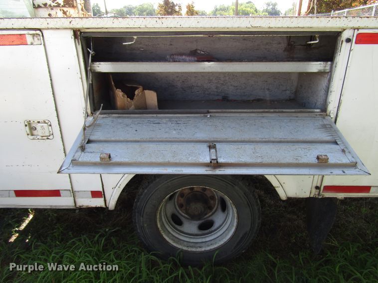 image for item DG1348 2000 Ford F450 Super Duty bucket truck