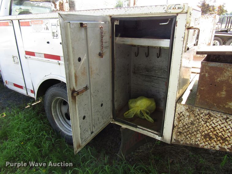 image for item DG1348 2000 Ford F450 Super Duty bucket truck