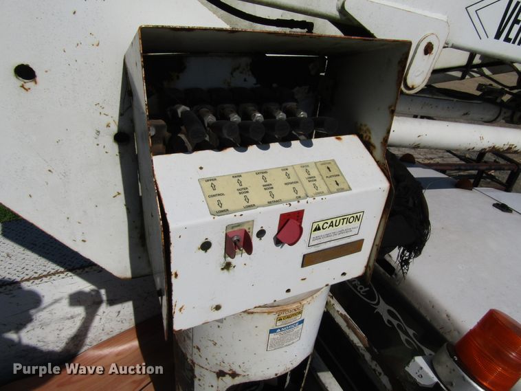 image for item DG1348 2000 Ford F450 Super Duty bucket truck