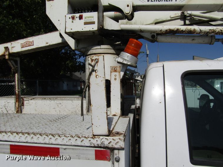 image for item DG1348 2000 Ford F450 Super Duty bucket truck