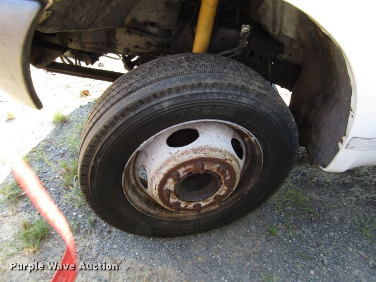 image for item DG1348 2000 Ford F450 Super Duty bucket truck