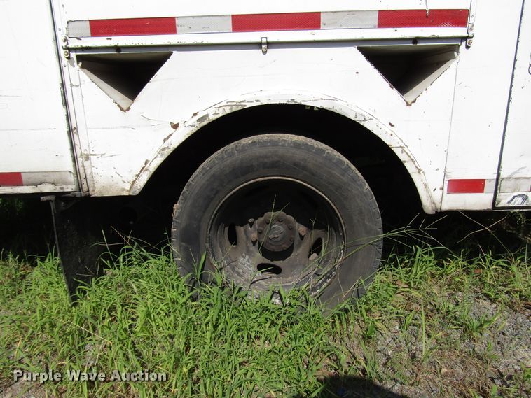 image for item DG1348 2000 Ford F450 Super Duty bucket truck