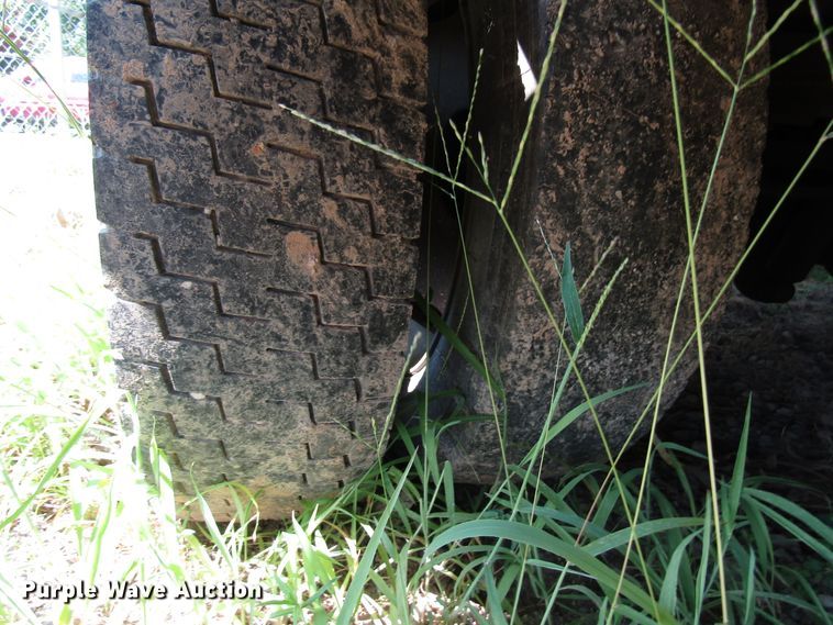 image for item DG1348 2000 Ford F450 Super Duty bucket truck