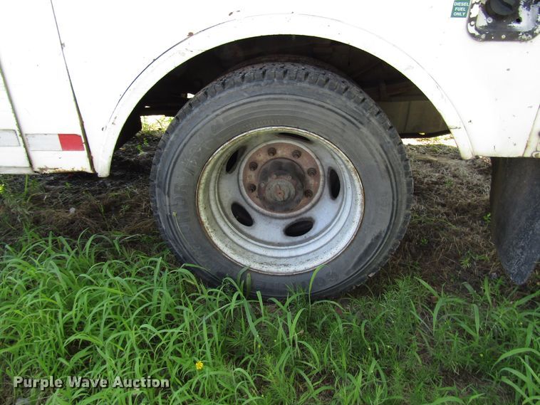 image for item DG1348 2000 Ford F450 Super Duty bucket truck