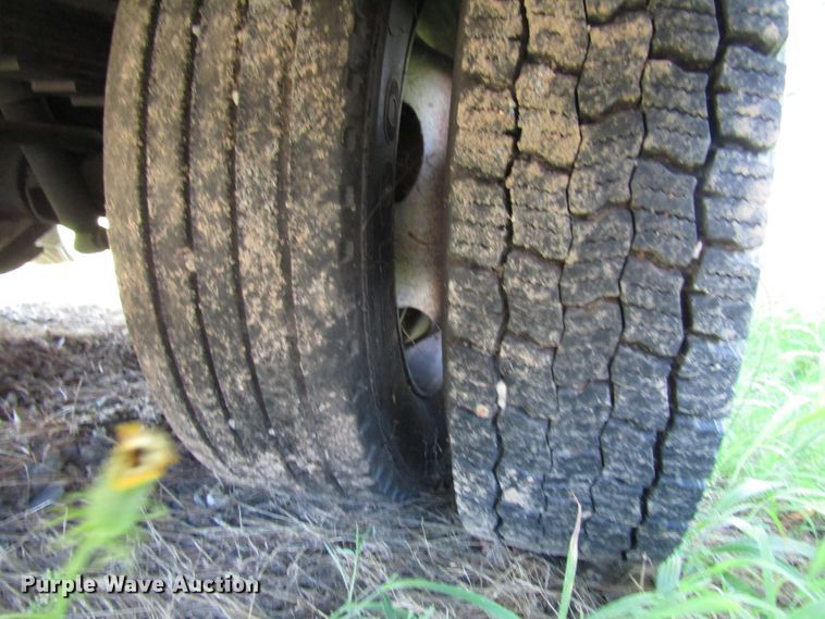 image for item DG1348 2000 Ford F450 Super Duty bucket truck