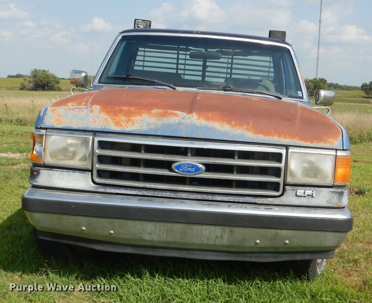 image for item DG4935 1989 Ford F150 XLT pickup truck