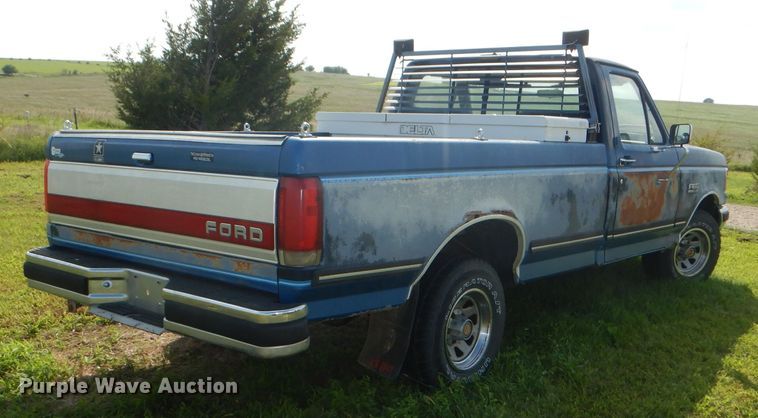 image for item DG4935 1989 Ford F150 XLT pickup truck