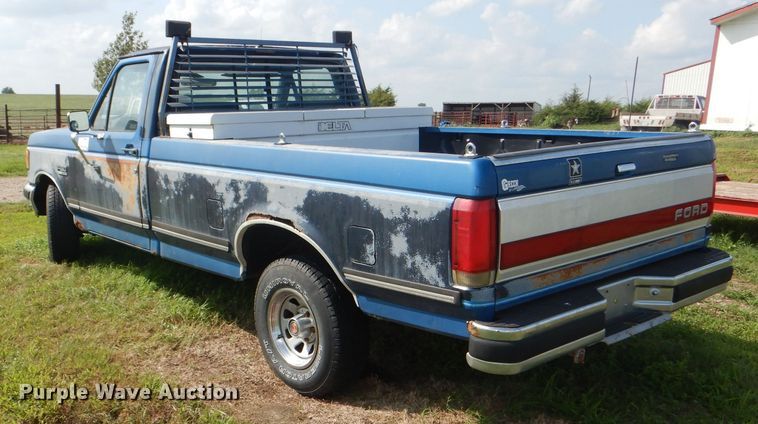 image for item DG4935 1989 Ford F150 XLT pickup truck