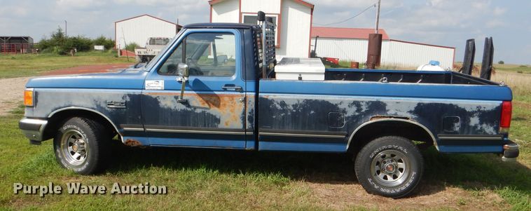 image for item DG4935 1989 Ford F150 XLT pickup truck