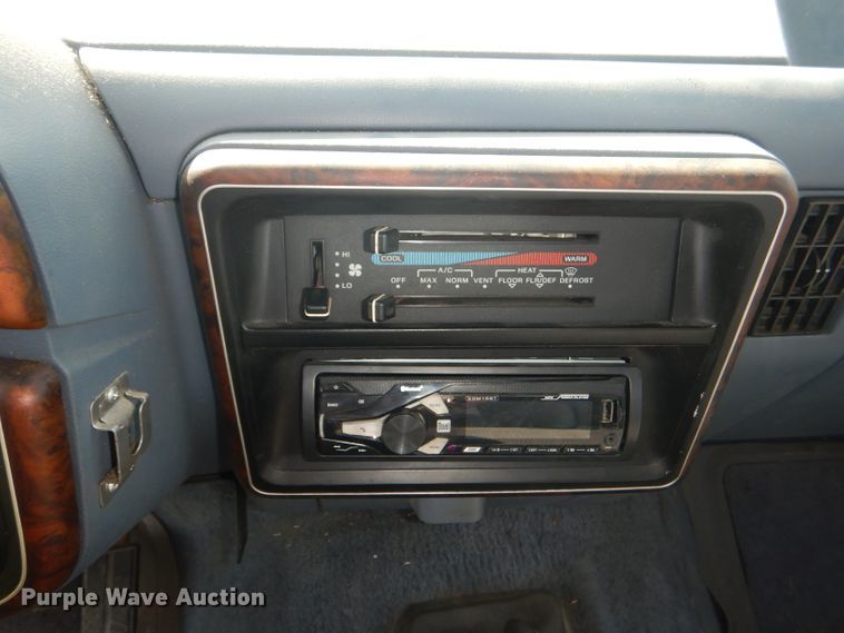 image for item DG4935 1989 Ford F150 XLT pickup truck