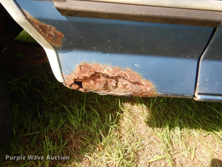 image for item DG4935 1989 Ford F150 XLT pickup truck