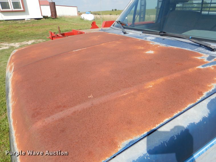 image for item DG4935 1989 Ford F150 XLT pickup truck