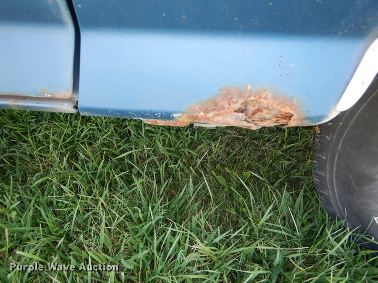 image for item DG4935 1989 Ford F150 XLT pickup truck